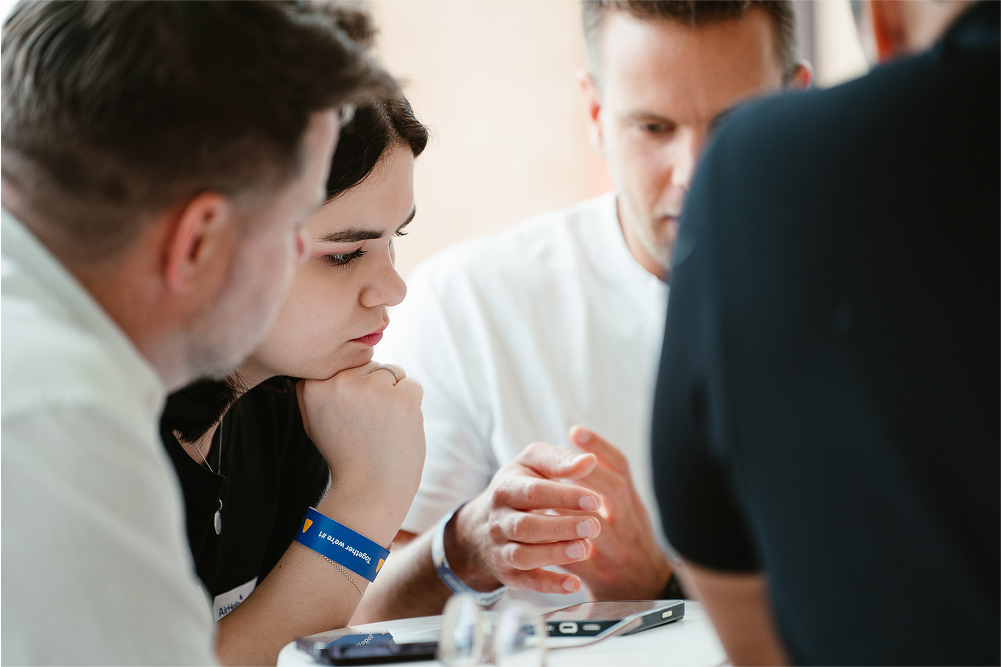 AirHelp colleagues collaborating in the office.